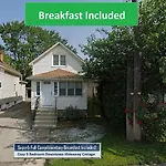 Cozy 3 Bedroom Downtown Cottage With Complimentary Breakfast Delivered Daily To The Rental
